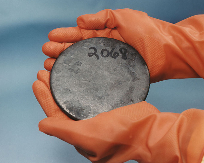 15 Intriguing Facts About Uranium | A Weak Radioactive Metal – RankRed